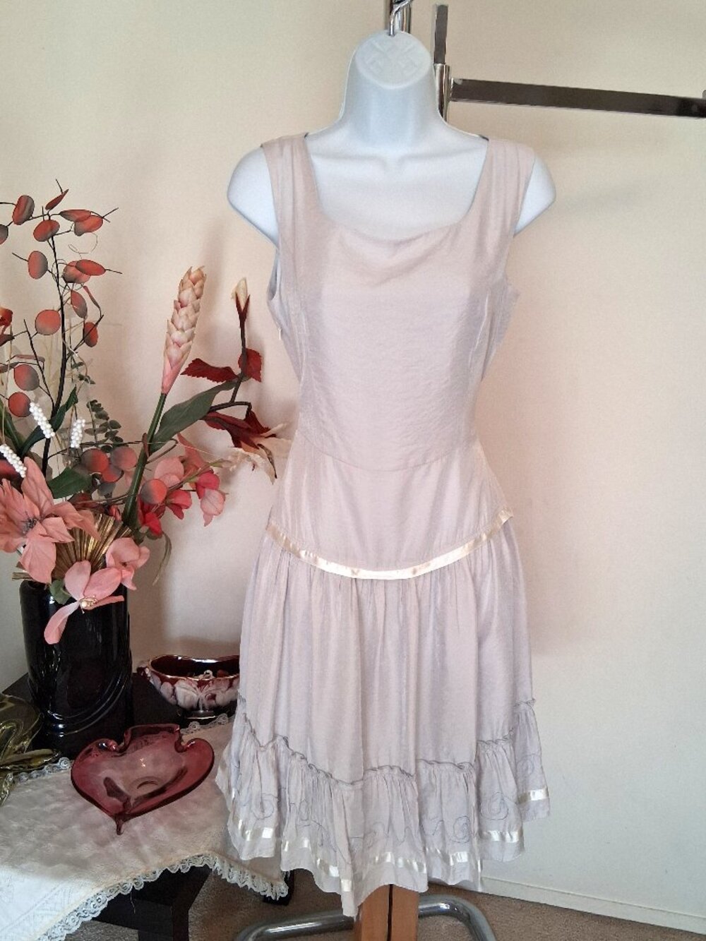Quality Embroidered Ruffle Sundress Silver Lined Midi Dress Sleeveless A-Line 8